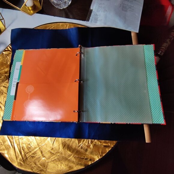 Recipe organizer for family heirloom meals and desserts by Paula Dean. Binder - Picture 4 of 8